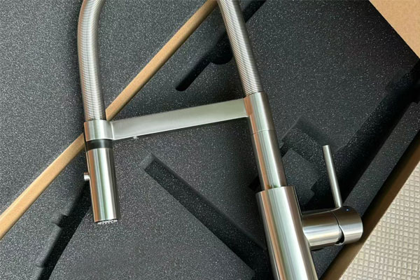 What are the advantages of stainless steel faucets?